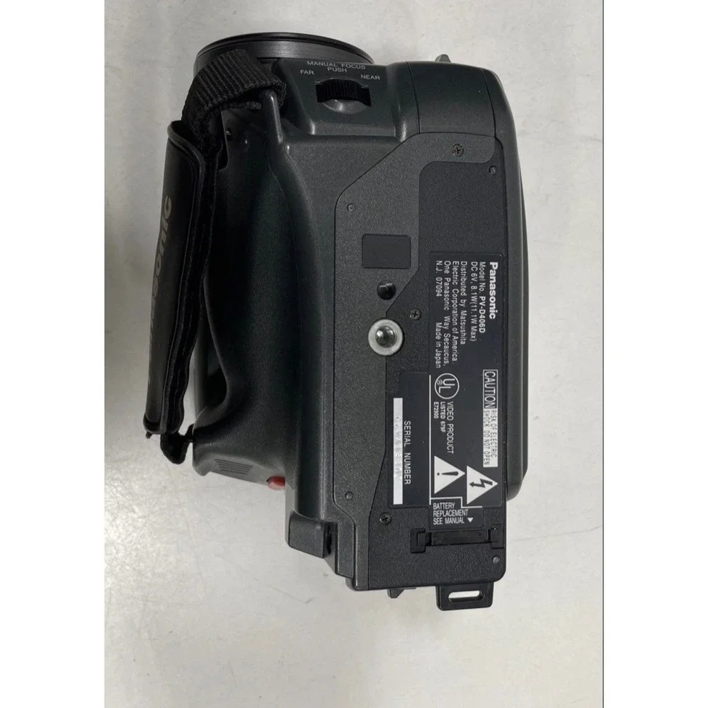 Panasonic Palmcorder IQ PV-D406 VHS-C Camcorder 22x Digital Zoom EIS‎ Bundle Bag